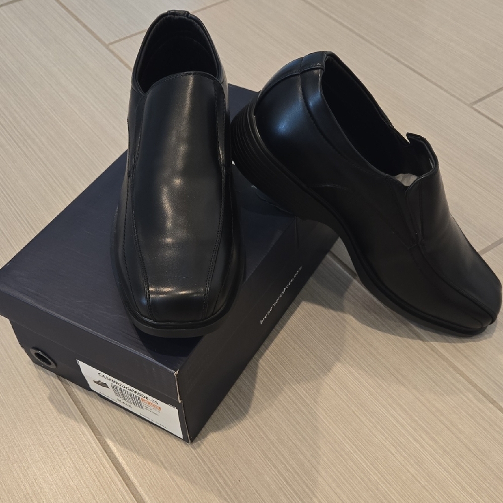 Black Leather Slip-On Loafers for Formal Occasions